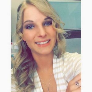 Meet your Posher, Leah